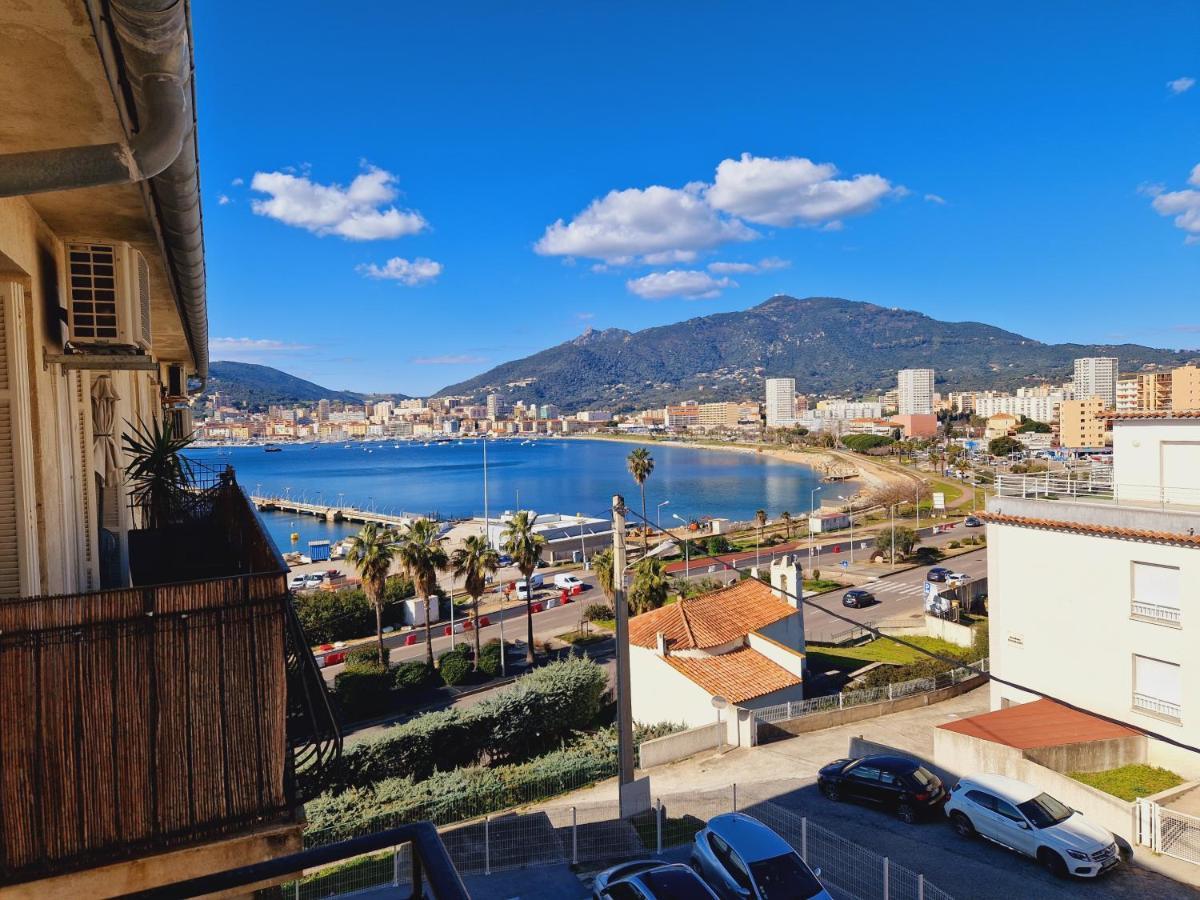Magnifique Appartement Avec Balcon Vue Mer A L'Entree D'Ajaccio Ajaccio  Exterior foto