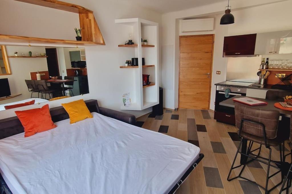 Magnifique Appartement Avec Balcon Vue Mer A L'Entree D'Ajaccio Ajaccio  Exterior foto