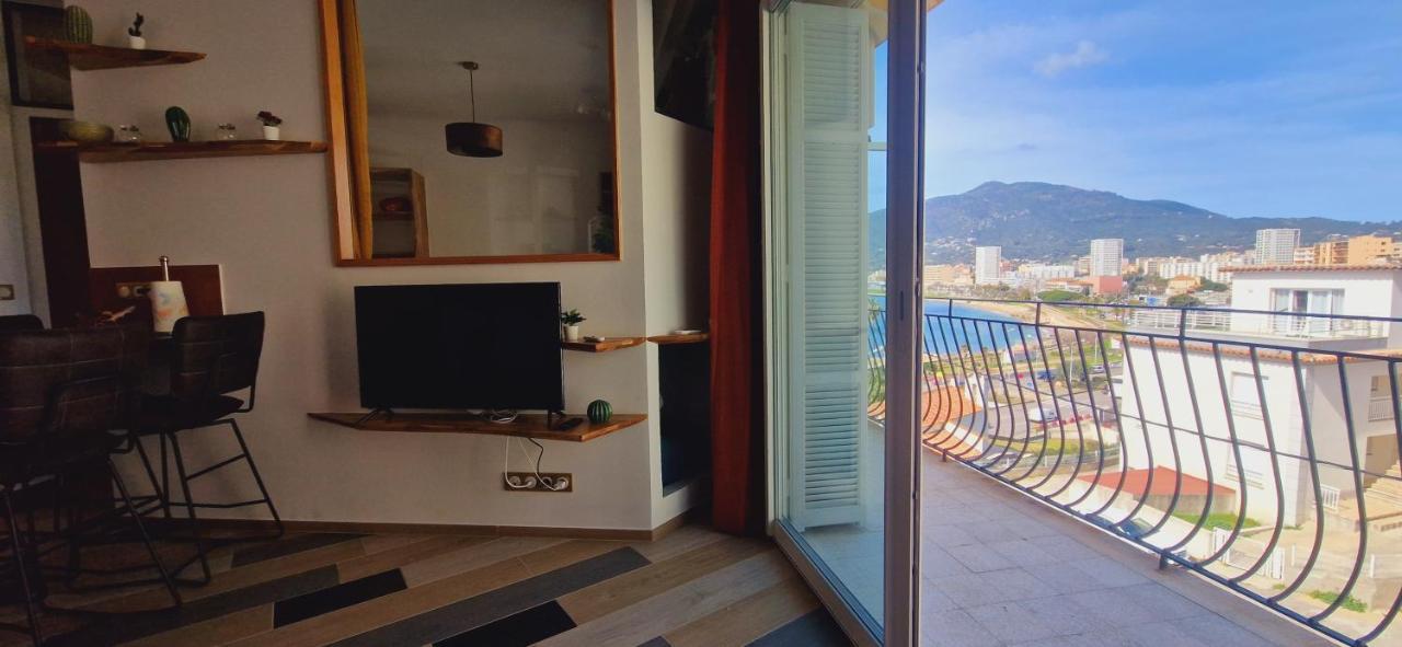 Magnifique Appartement Avec Balcon Vue Mer A L'Entree D'Ajaccio Ajaccio  Exterior foto